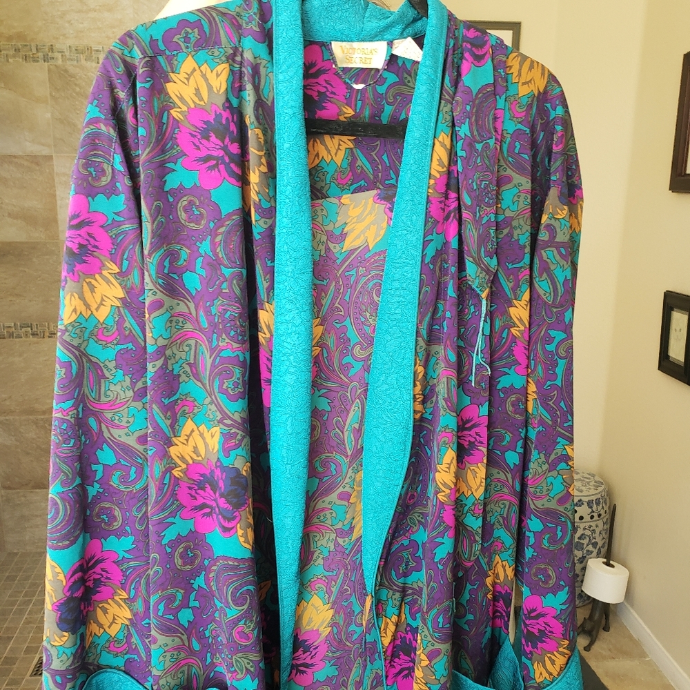 Vintage Victoria's Secret full length robe EUC size L
